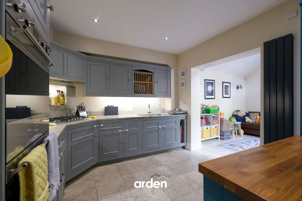 Property photo 2 of 16