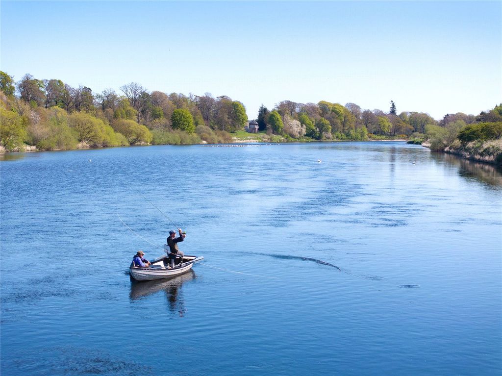 Property photo 2 of 13 Picture No. 33