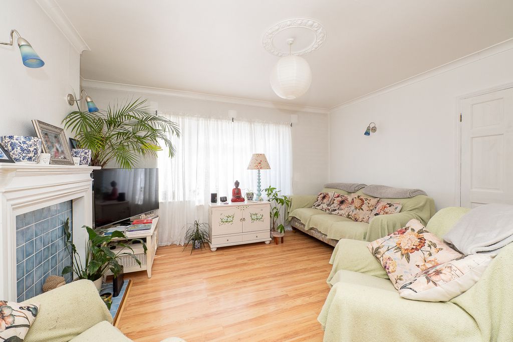 Property photo 2 of 19 Picture No. 03
