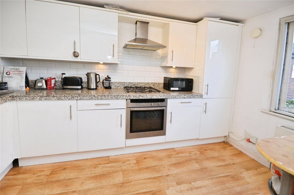 Property photo 2 of 12 Picture No. 06