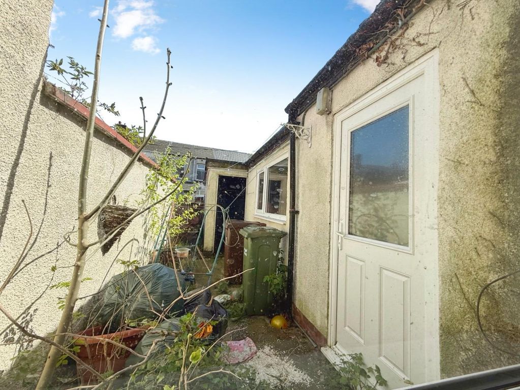 Property photo 2 of 13 3F7cd834-D-401F-A3D3-2Aa9D69D67C0-8666-00000297E32