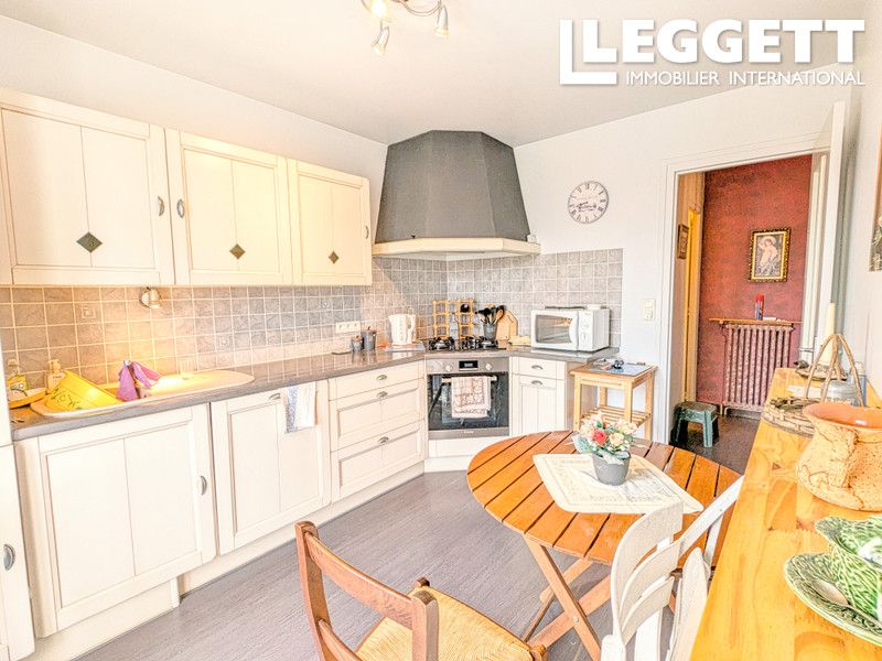 Property photo 2 of 10