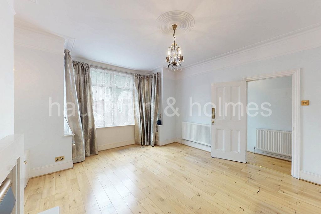 Property photo 2 of 21 W03.Jpg