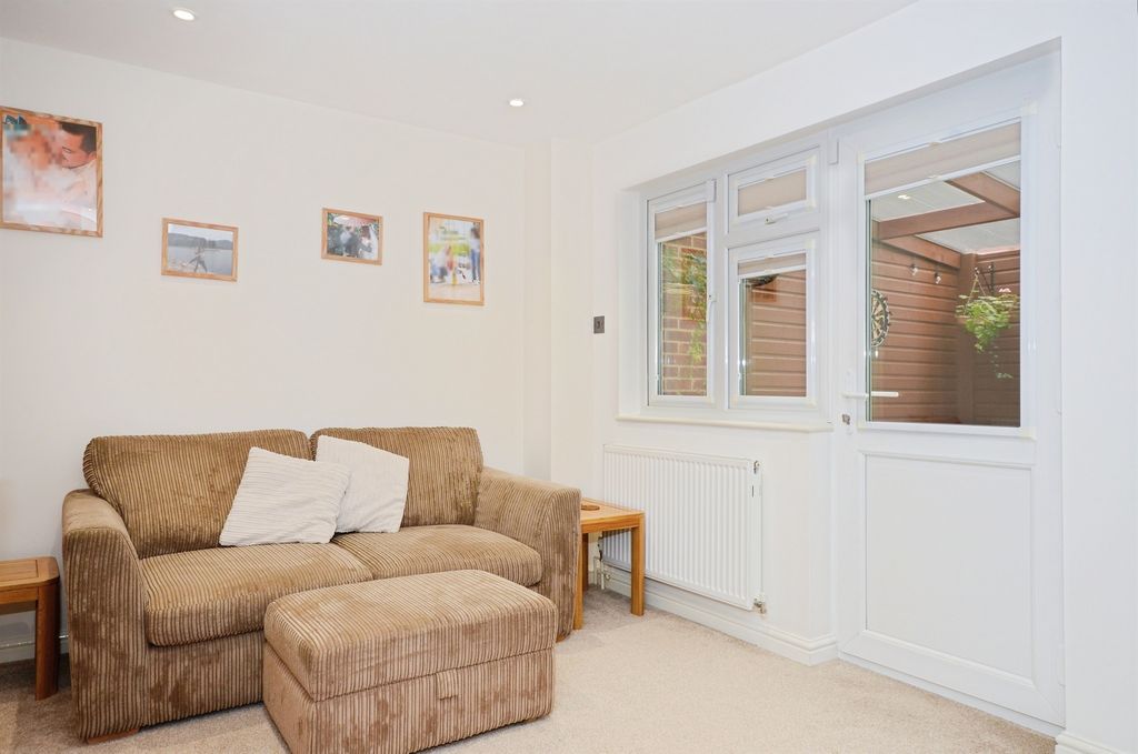 Property photo 2 of 19