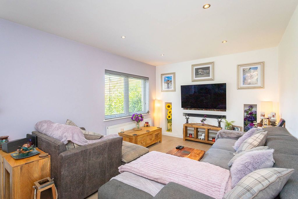 Property photo 2 of 24