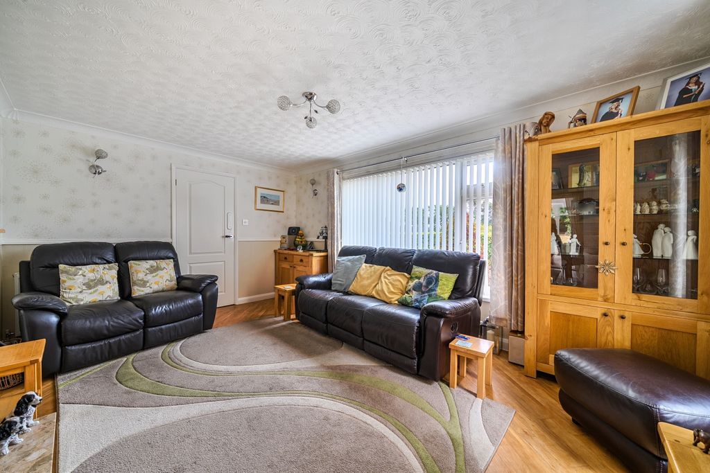 Property photo 3 of 22 17-6A7F36B47De09-1503746-1A000Cb12Df8d-24-24-1