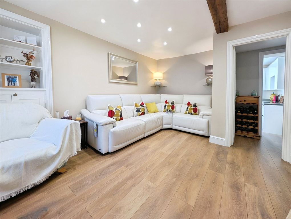 Property photo 2 of 15 Picture No. 23