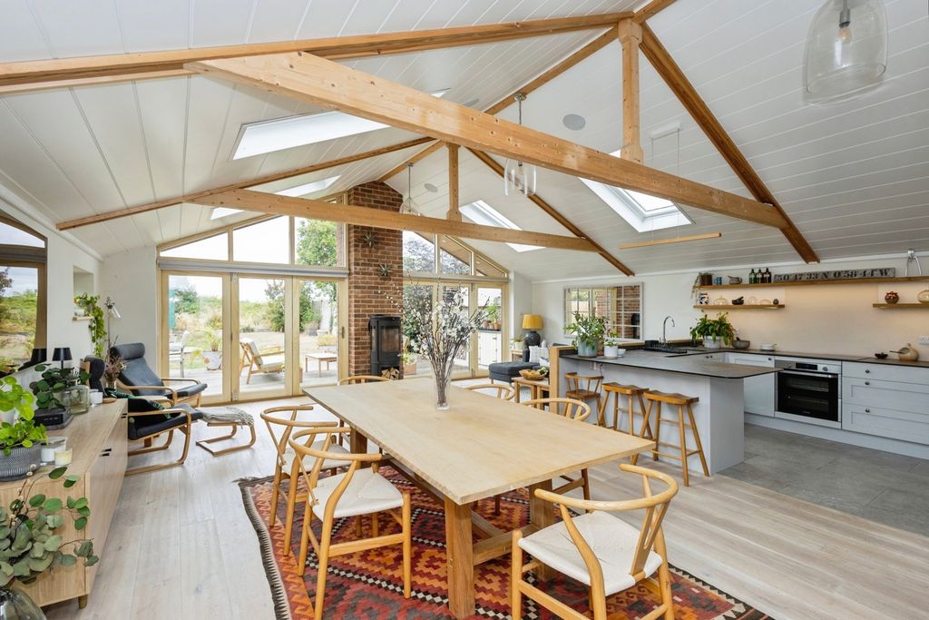 Property photo 3 of 19 Pbox-Img.Jpg