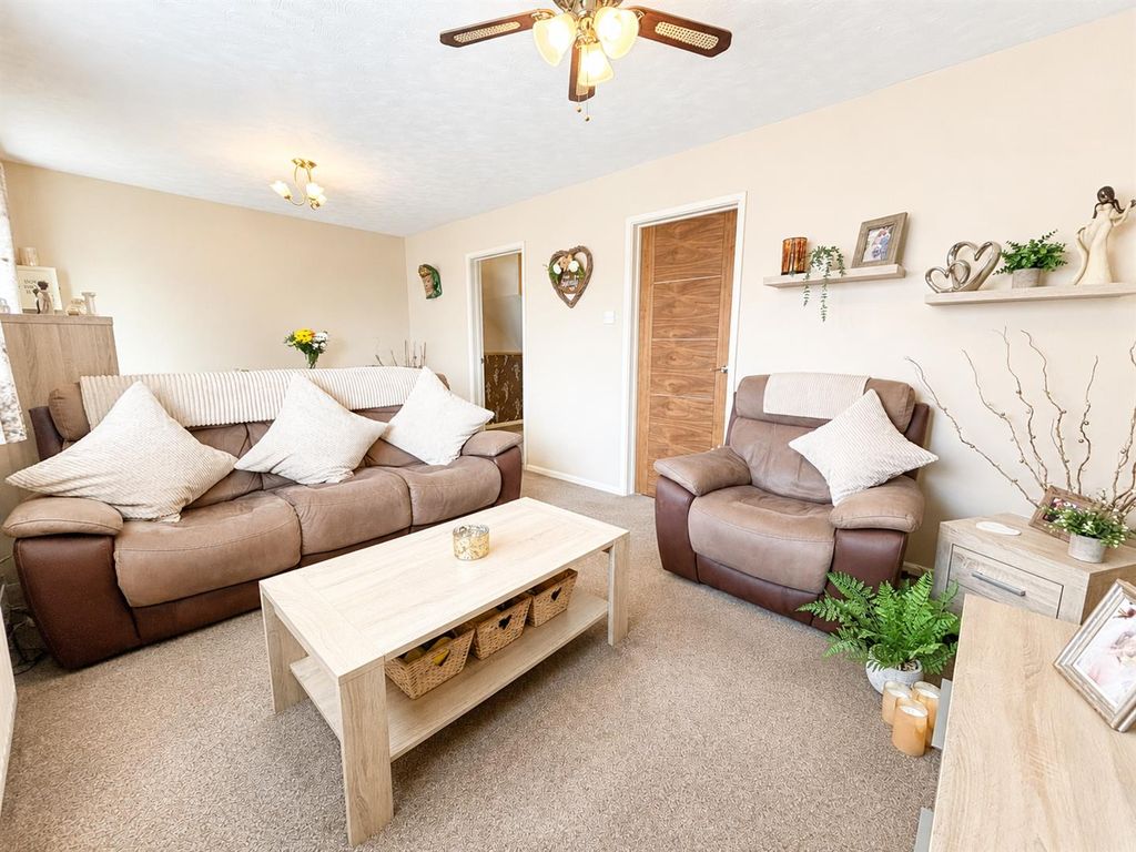 Property photo 2 of 19 8.Png