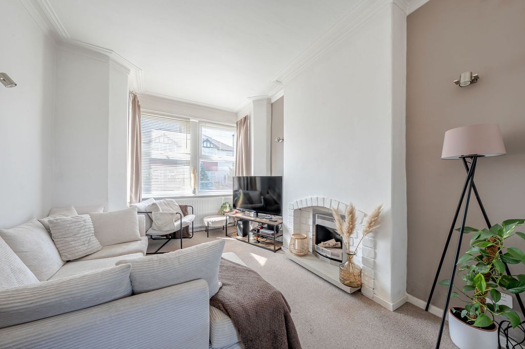 Property photo 2 of 16