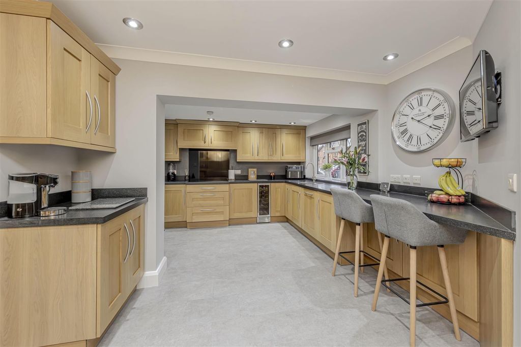 Property photo 2 of 39 Kitchen