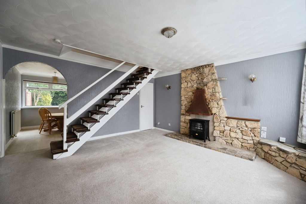 Property photo 2 of 17 Photo