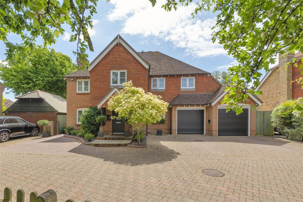 Property photo 1 of 32 16Redwell_Front.Jpg