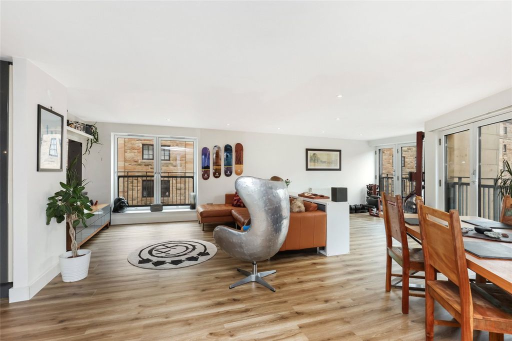 Property photo 2 of 19 Picture No. 20