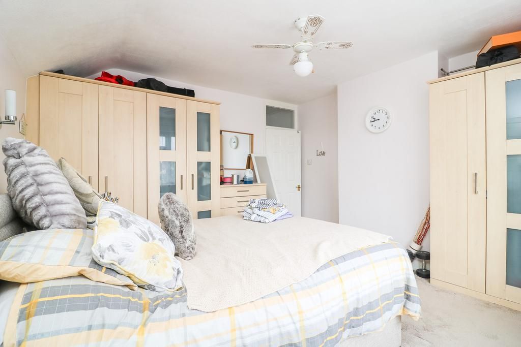 Property photo 3 of 28