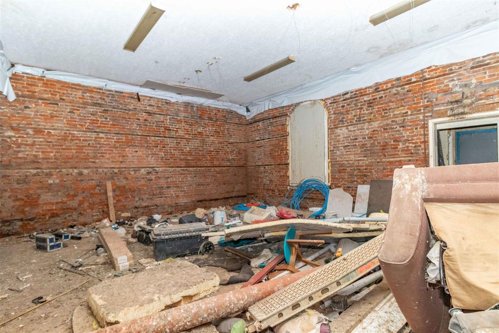 Property photo 3 of 8 Bedford-11.Jpg