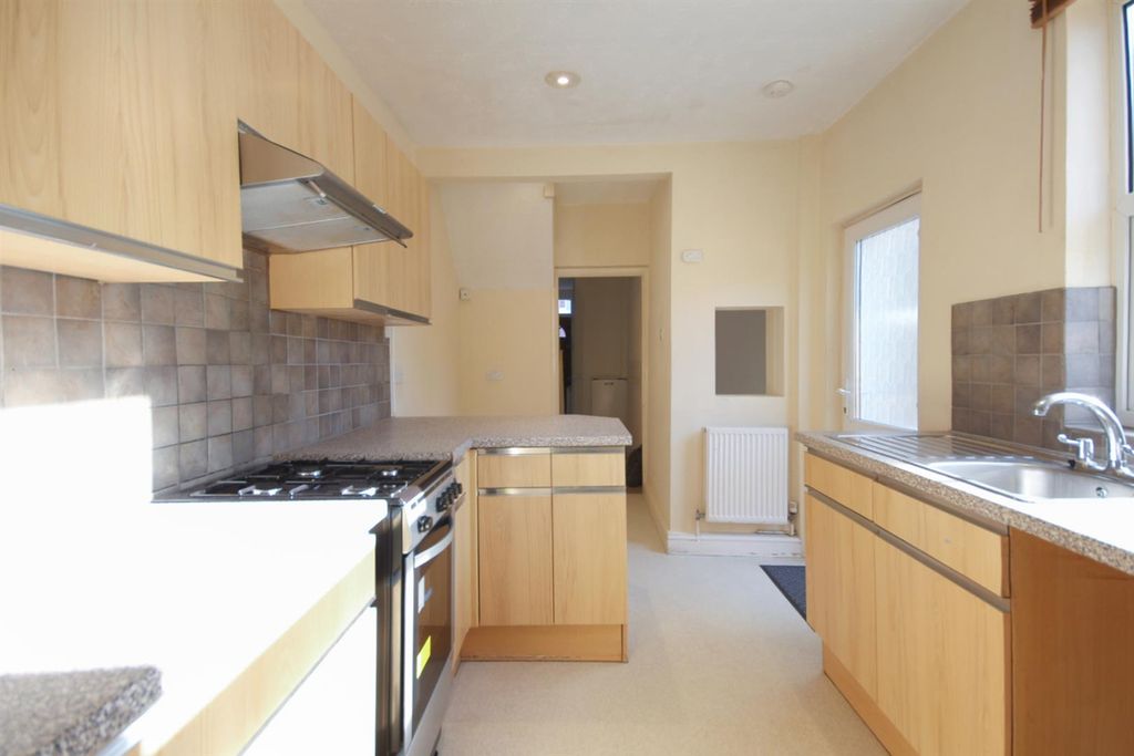 Property photo 3 of 15 Kitchen/Breakfast Room