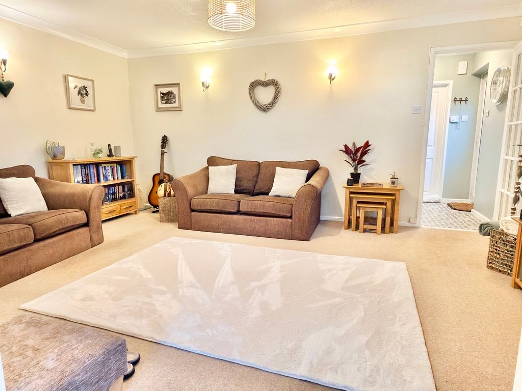 Property photo 3 of 11