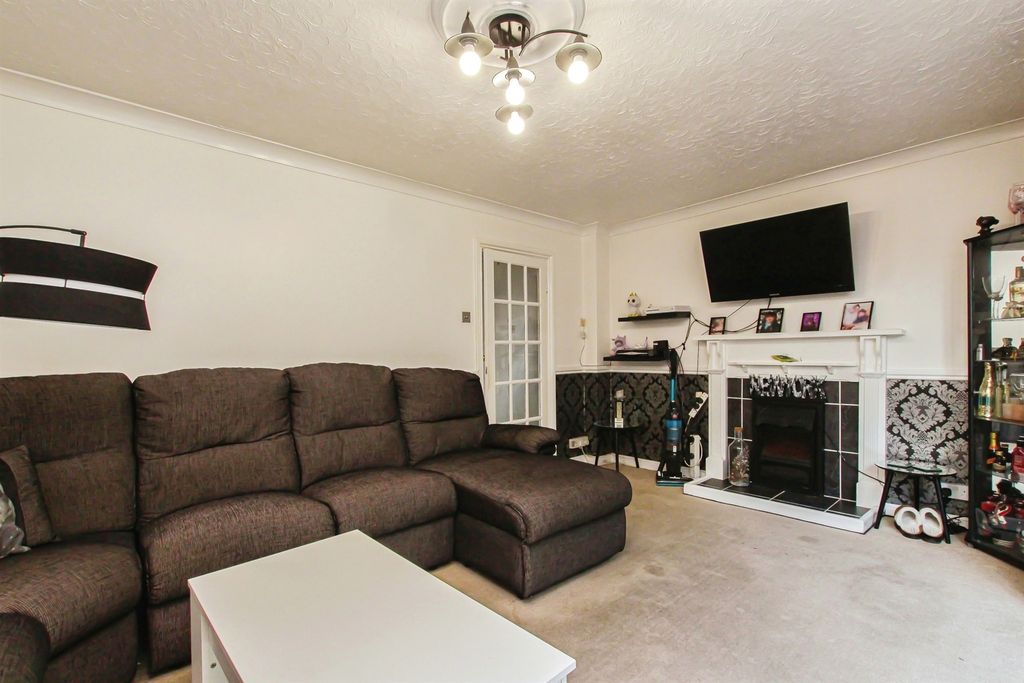 Property photo 3 of 14