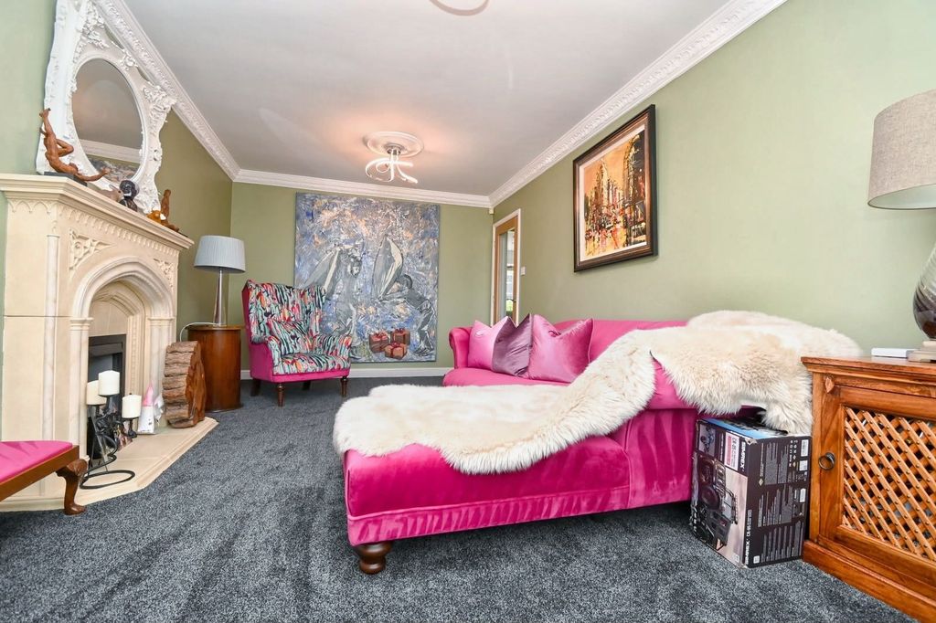 Property photo 3 of 39