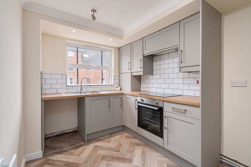 Property photo 1 of 14 Photo 6