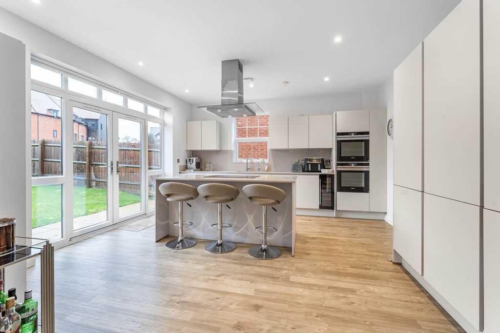 Additional image 9 of 5 bed detached house for saleFlowercrofts, Henley On Thames RG9