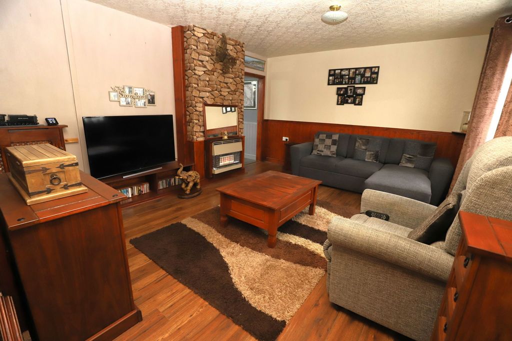 Property photo 2 of 29