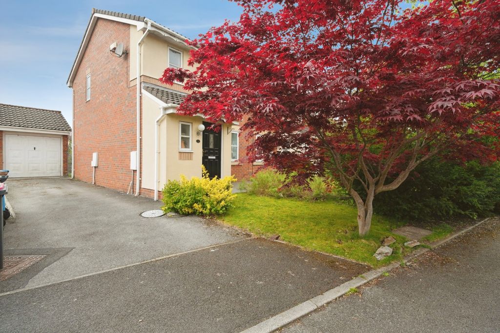 Property photo 1 of 20 Front