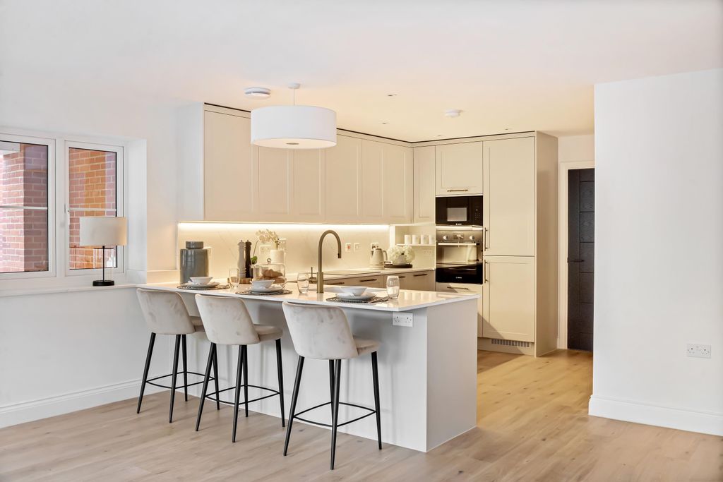 Property photo 3 of 16 Image