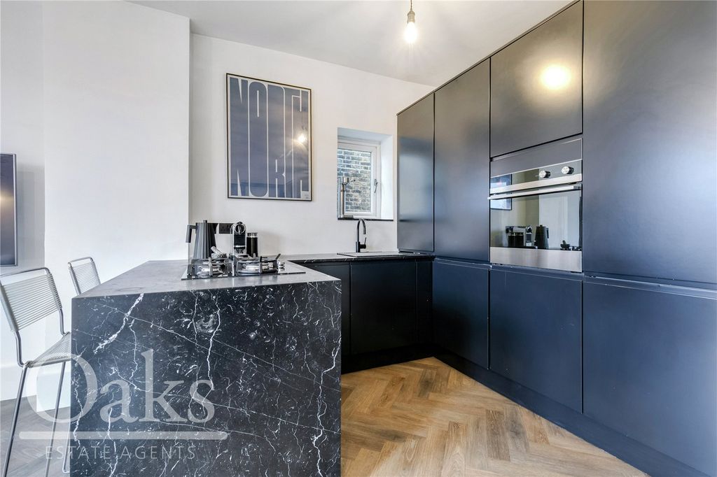 Property photo 3 of 9 Picture No. 12