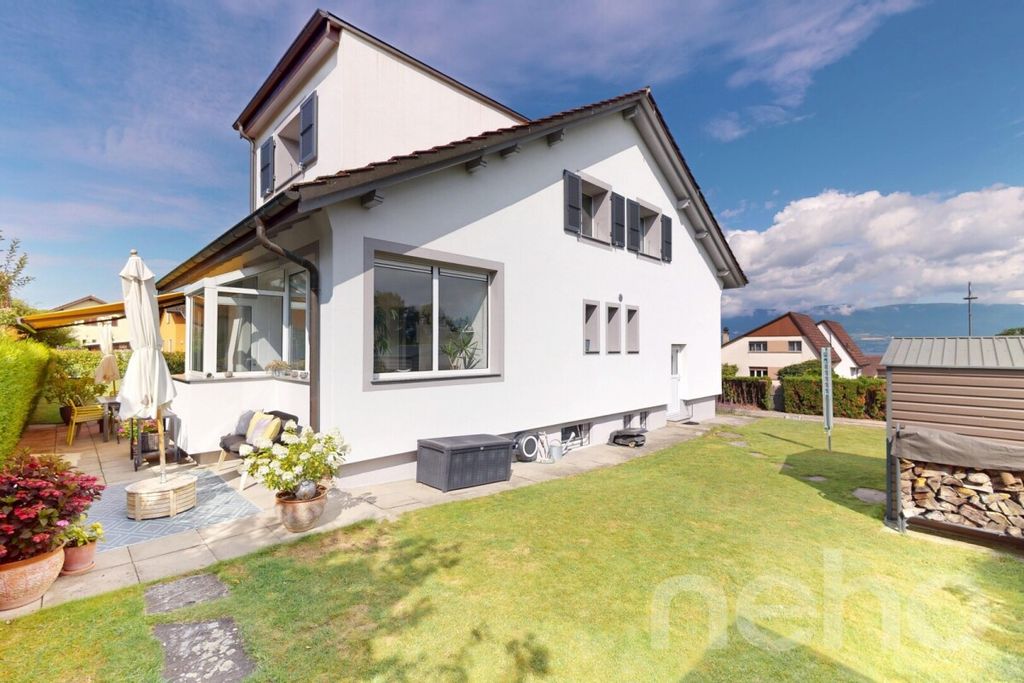 Property photo 2 of 12