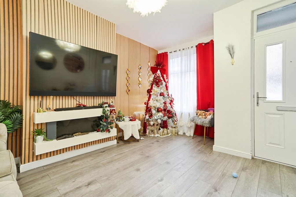 Property photo 2 of 11