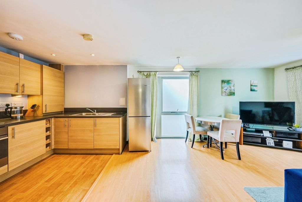 Additional image 5 of 2 bed flat for saleDulcie Close, Greenhithe DA9