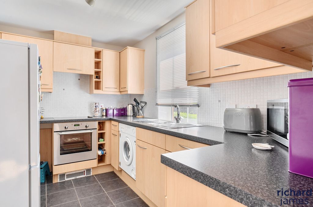 Property photo 2 of 13 7Fb8d08627804A238Cb473B99F917d66