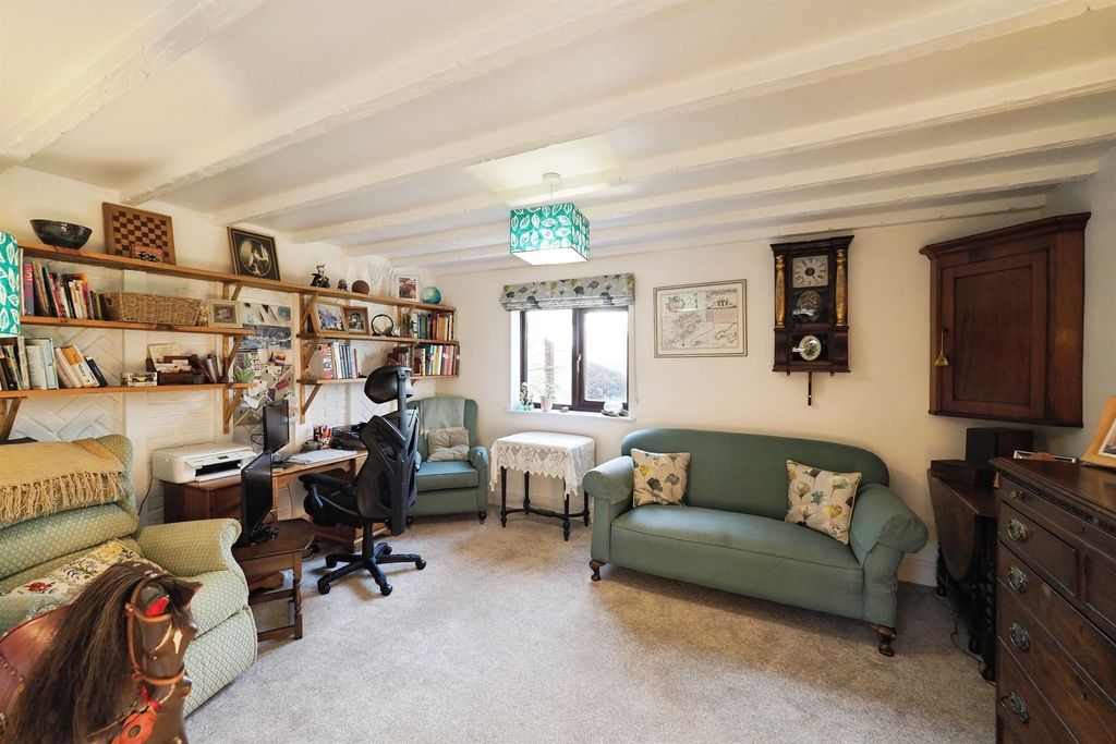 Property photo 3 of 17