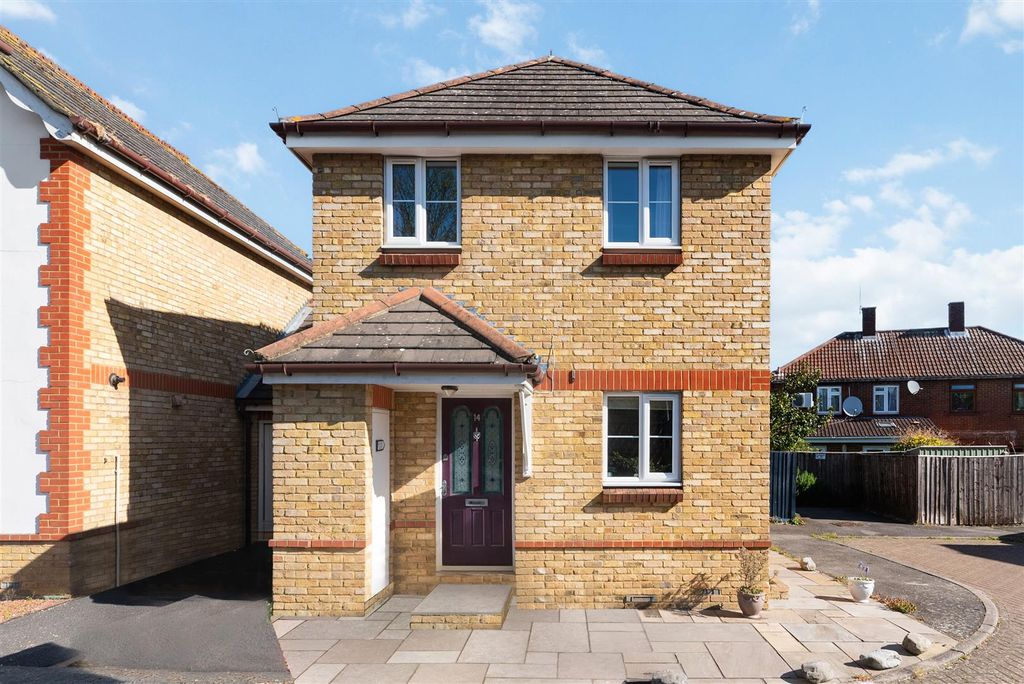 Property photo 1 of 13 External