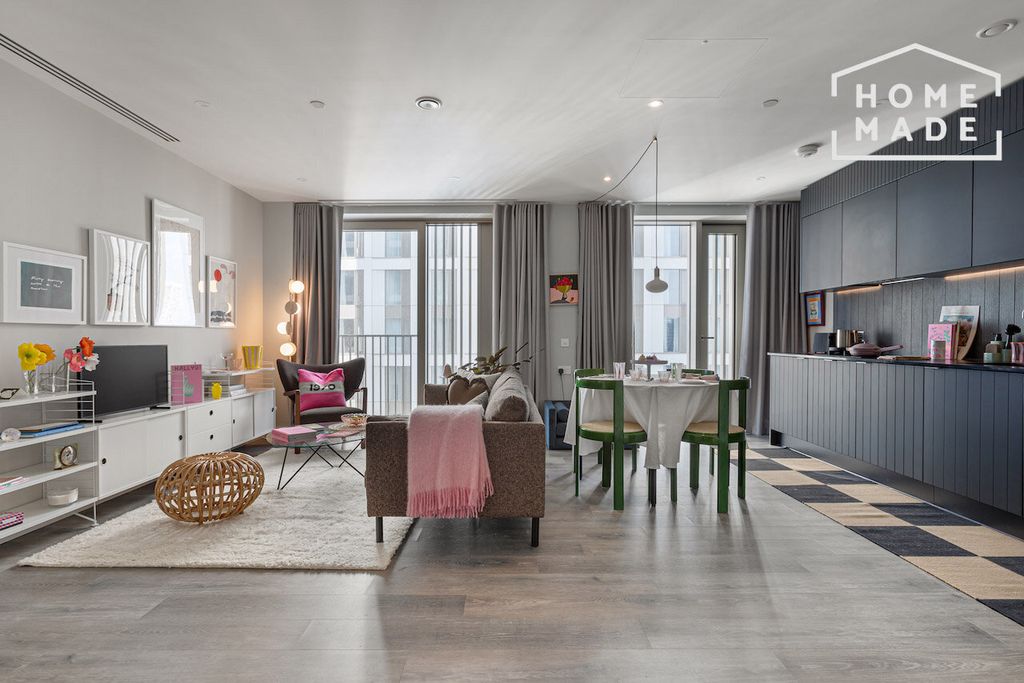 Property photo 3 of 34 d4E3015F3c111d9767A1Ef336913