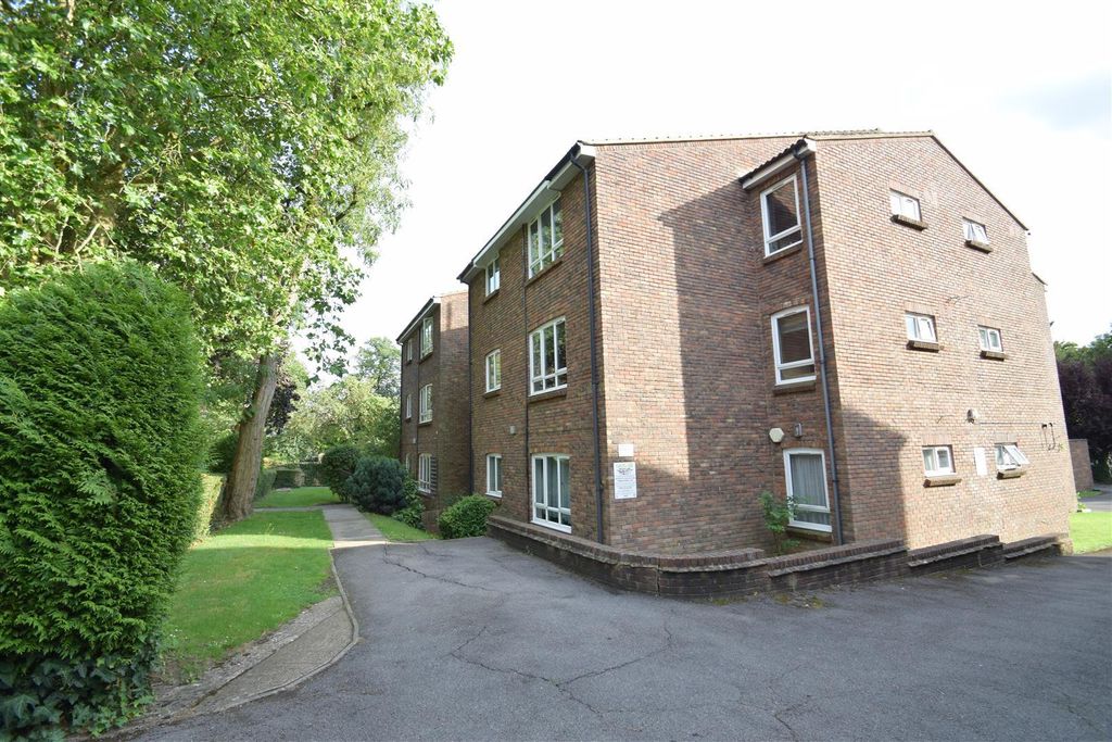 Property photo 1 of 9 Ridgeway Court