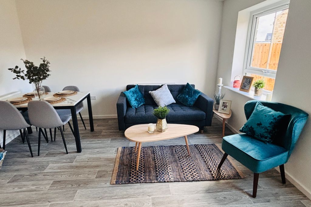 Property photo 3 of 35