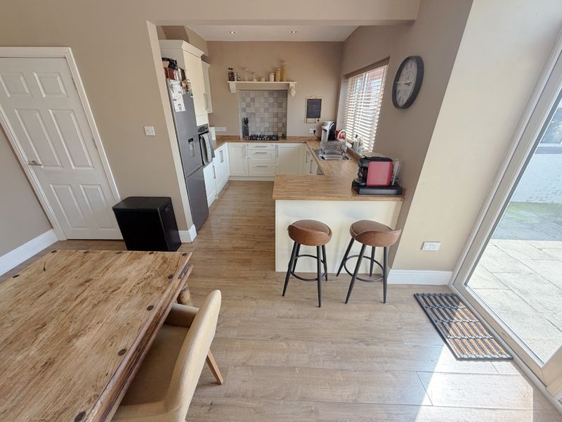 Property photo 2 of 30 Dining Kitchen