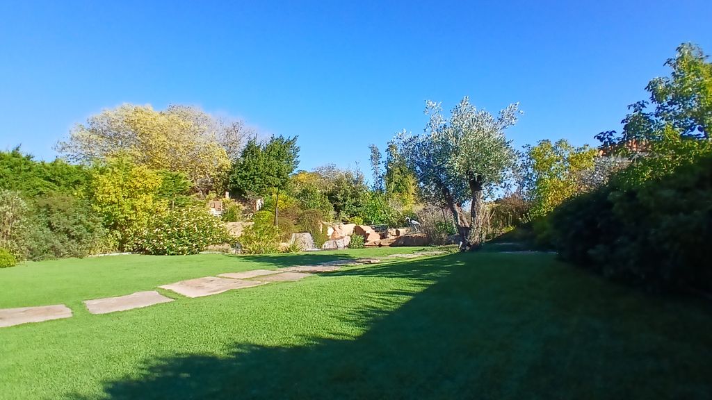 Property photo 3 of 31