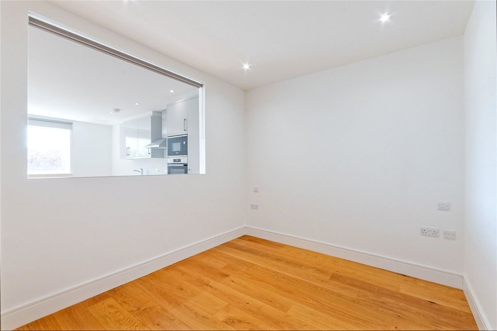 Property photo 2 of 16 Picture No. 08