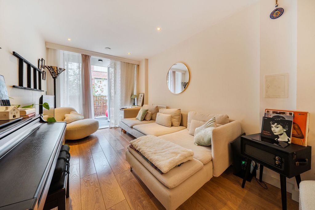 Property photo 1 of 19
