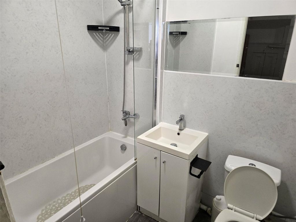 Property photo 3 of 11 Picture No. 02