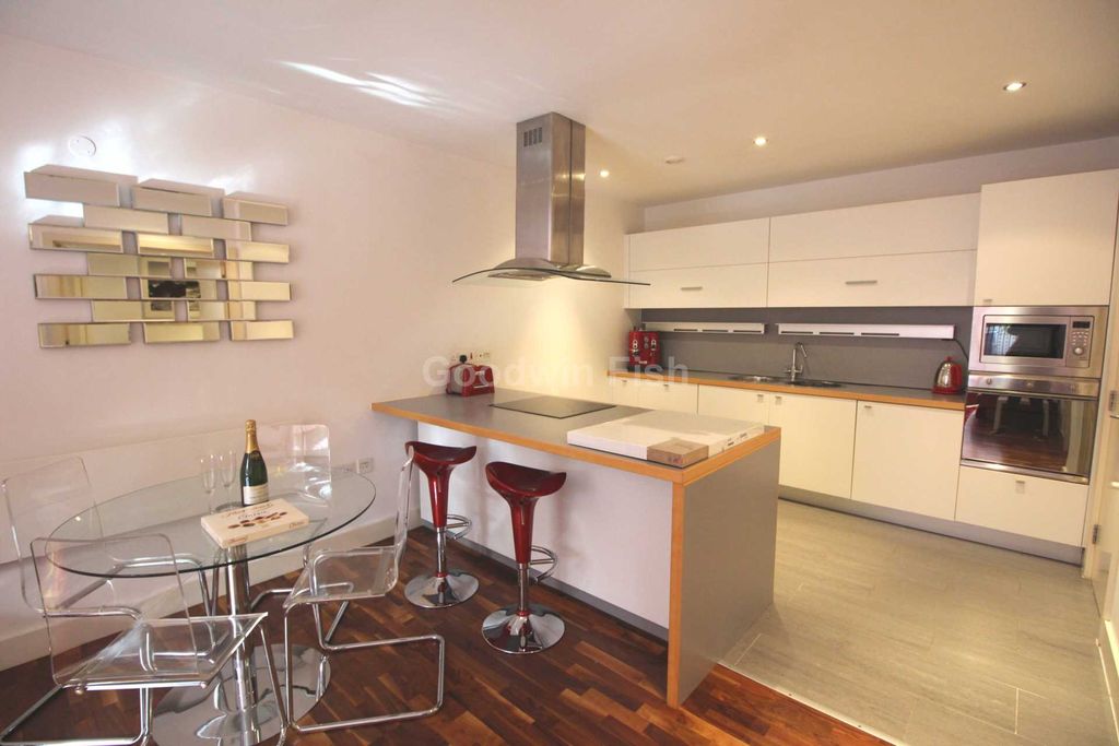 Property photo 2 of 9