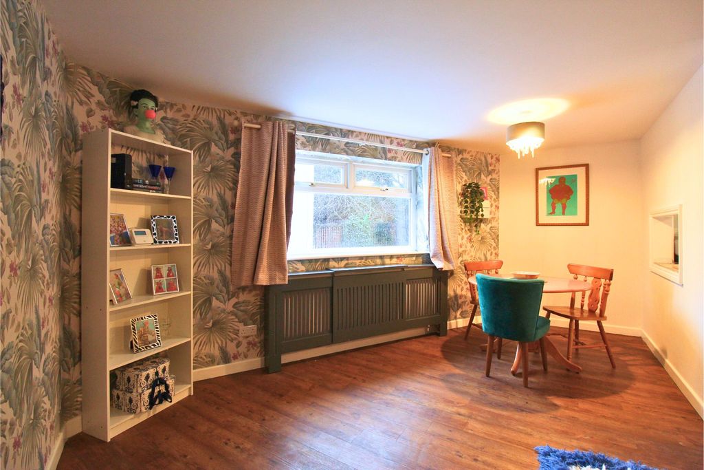 Property photo 2 of 8 Dining Room