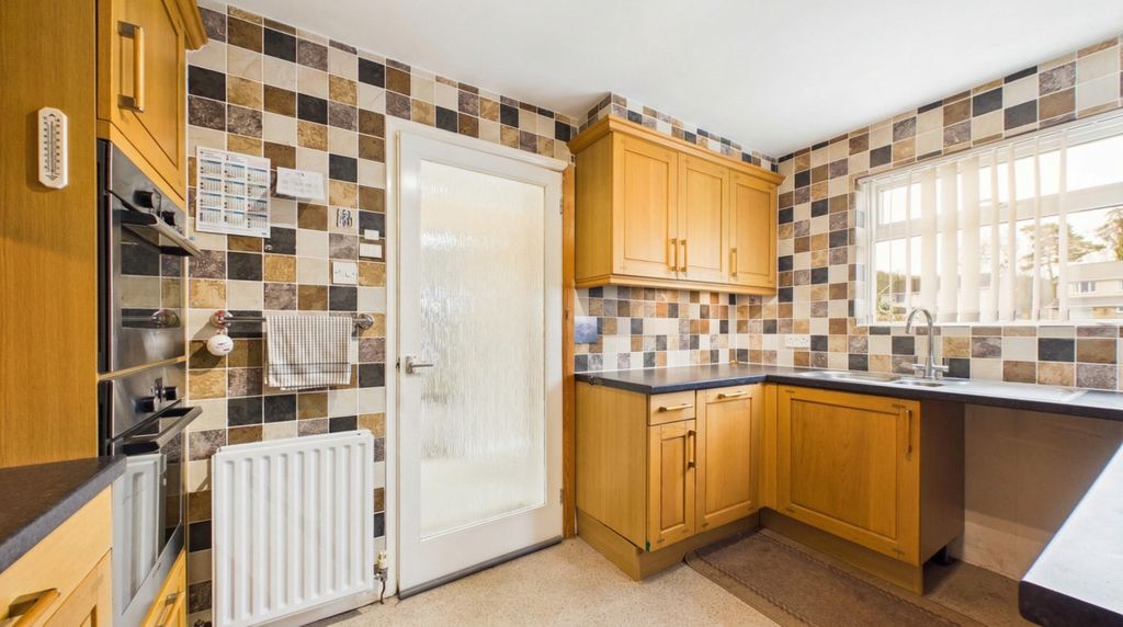 Property photo 3 of 20