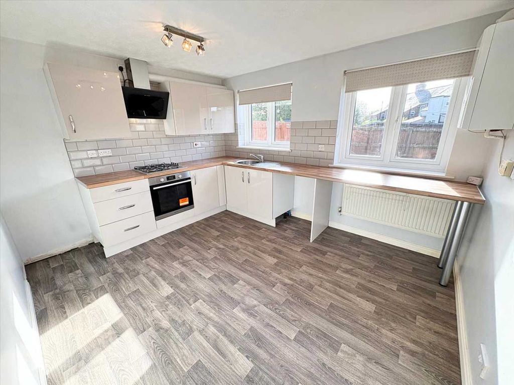 Property photo 3 of 24