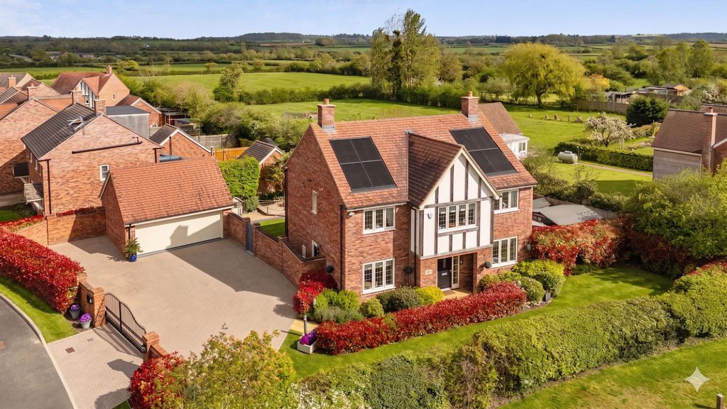 Property photo 1 of 23 Beech House Flyford Flavell