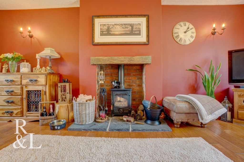 Property photo 2 of 45 12 Beaumont (48).Jpg